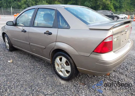 2005 Ford Focus Zx4 из США, поврежденный, VIN 1FAHP34N25W144603